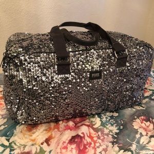 ‼️ SOLD ‼️ VS PINK large sequin duffle bag